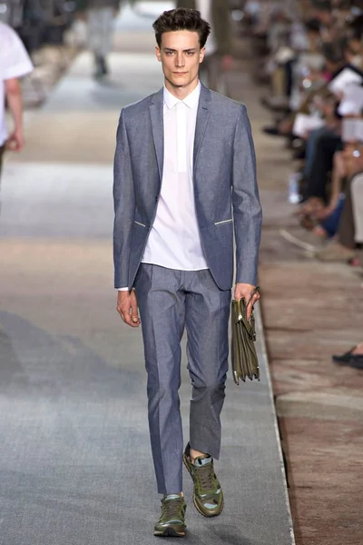 Look 21